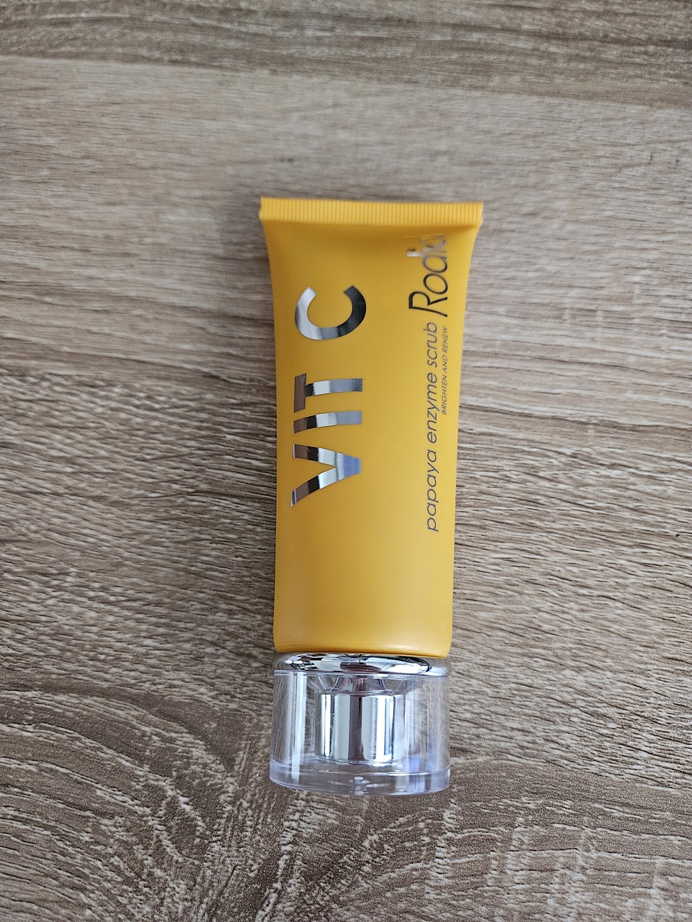 Rodial Vit C Papaya Enzyme Scrub - Brighten & Renew